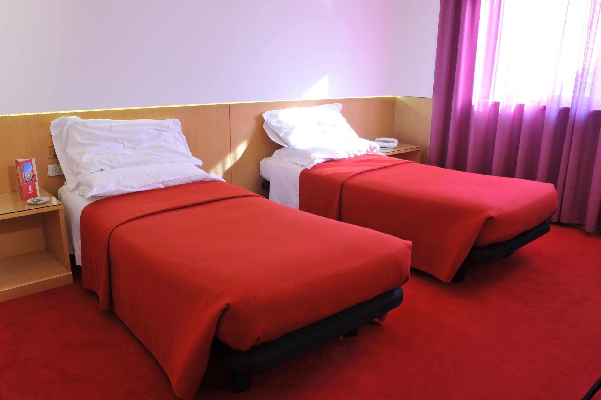 Hotel Ariane Thiene Eksteriør billede