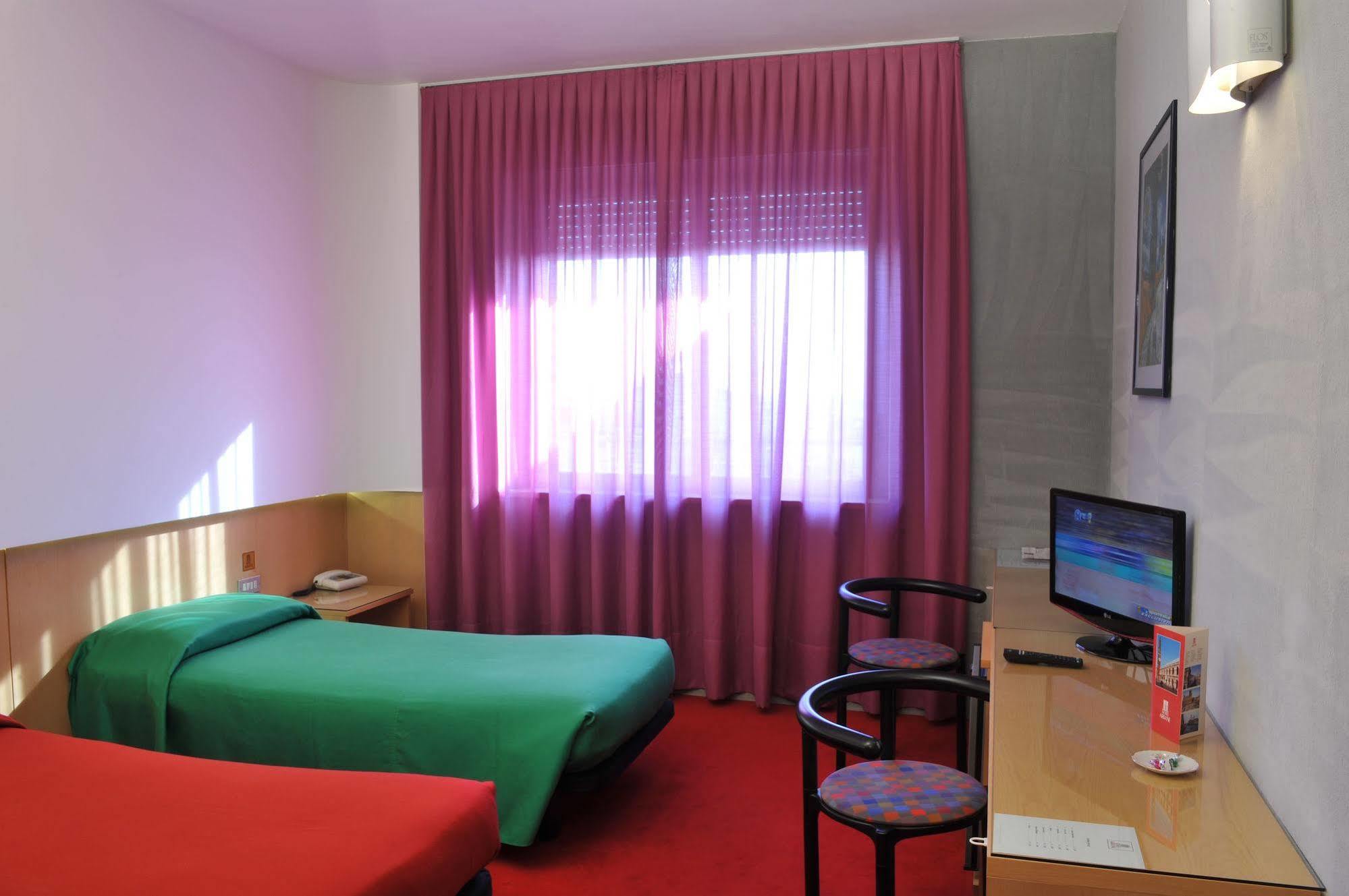 Hotel Ariane Thiene Eksteriør billede